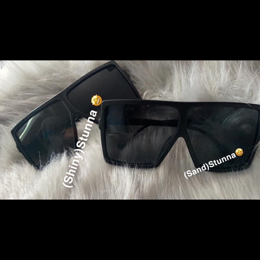 Black Shades to purchase cash app : $ladysteppa14